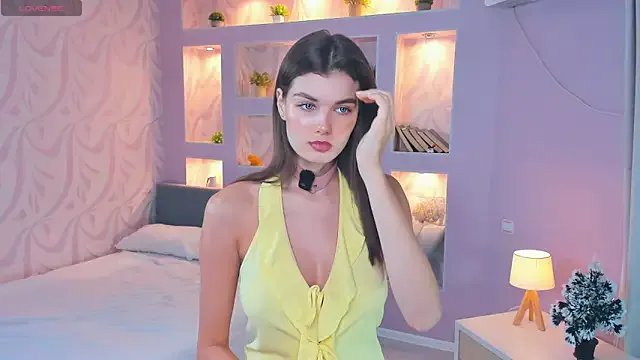 FloraDobb on StripChat