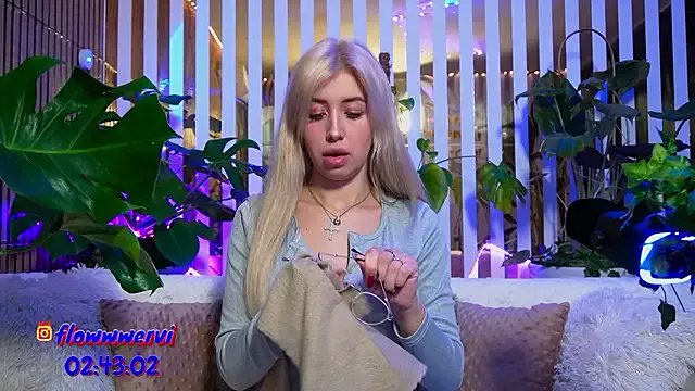 FlowweerGirl on StripChat