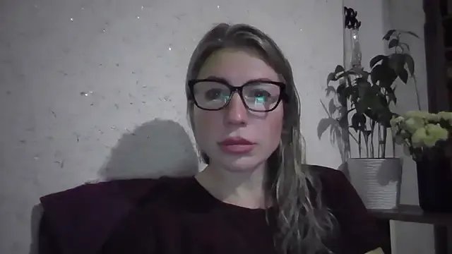 fox_red_lady7 on StripChat