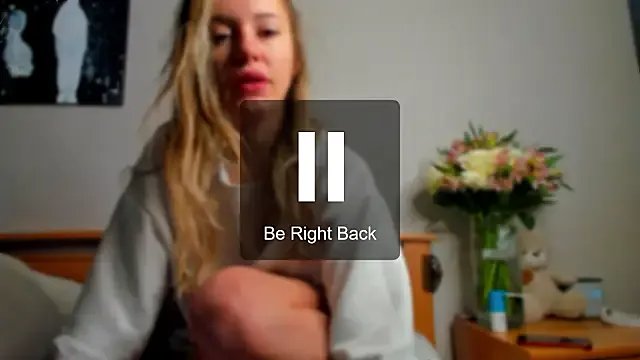 foxy_blond on StripChat