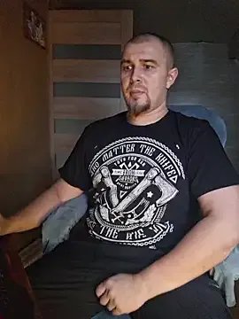 Foxyshaved on StripChat