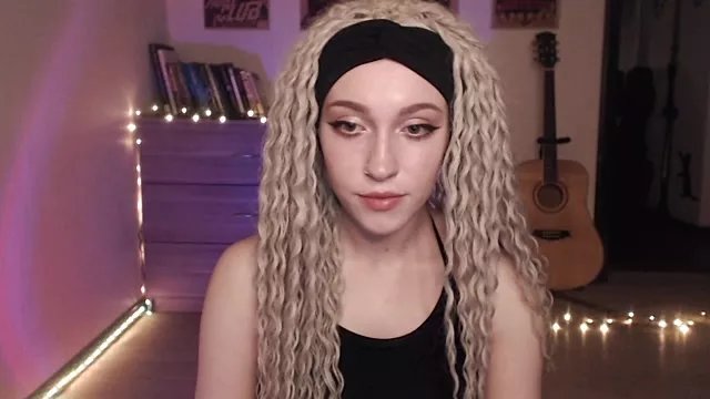 Friendly_Ellie on StripChat