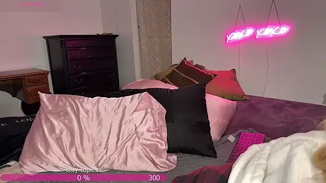 fuckingTITSmagee on StripChat