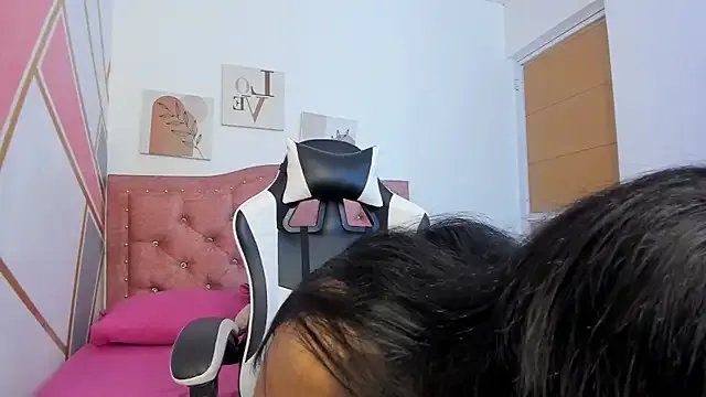 GiaCutee on StripChat