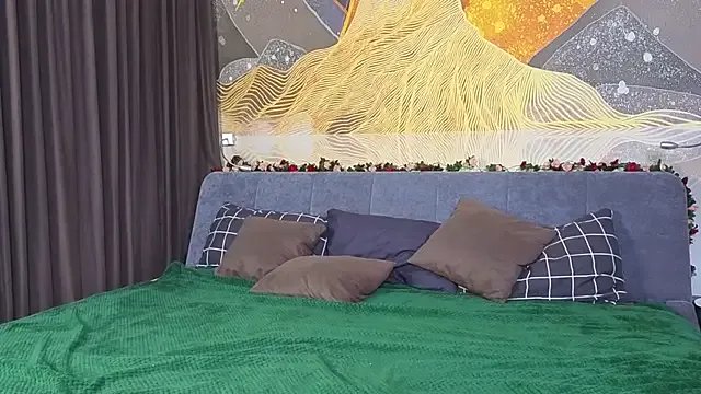 GiannaSky on StripChat