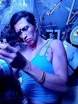 gurlnips on StripChat