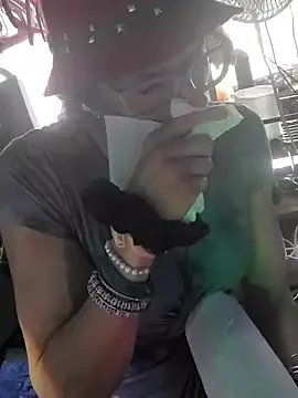 gurlnips on StripChat