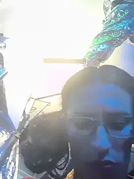 gurlnips on StripChat