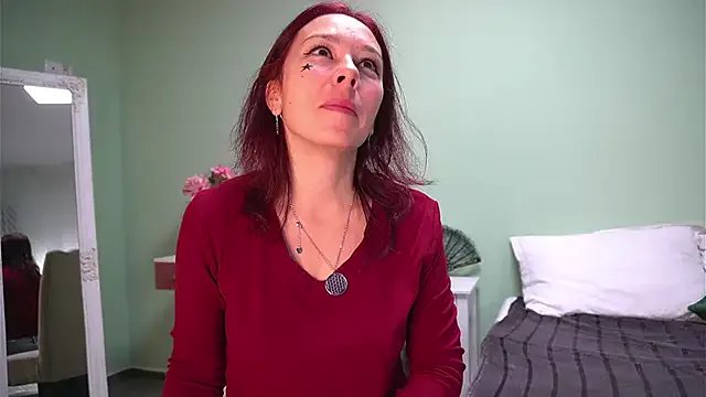 HaileyMoonn on StripChat