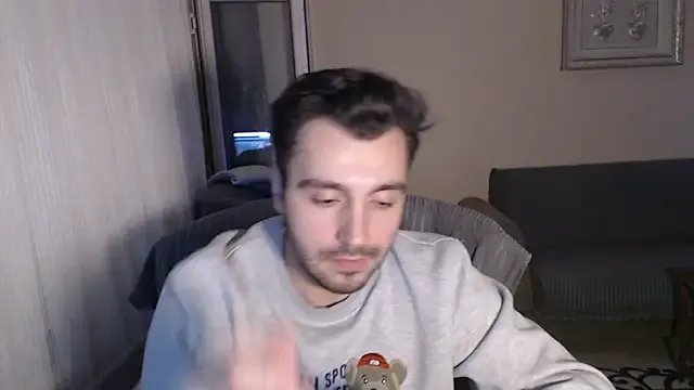 handsomeee04 on StripChat