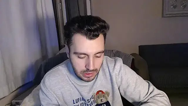 handsomeee04 on StripChat