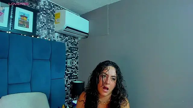 hanny_milf on StripChat