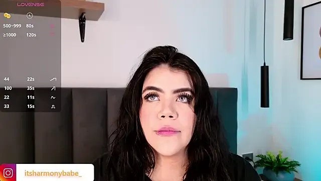 Harmonybabe_ on StripChat