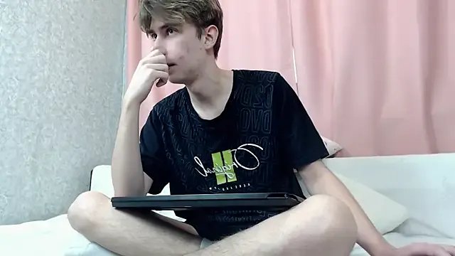 Harvey_foster on StripChat