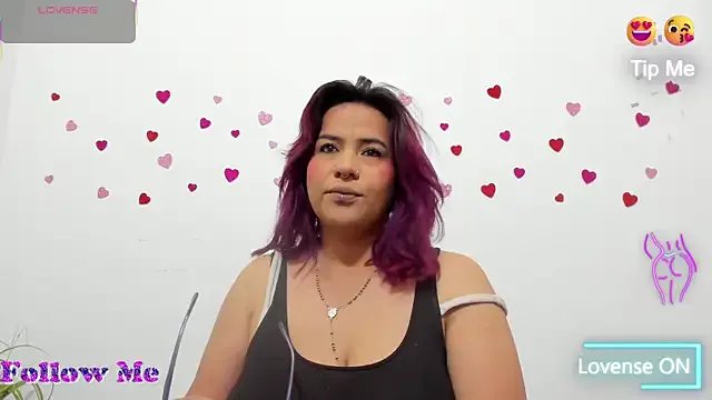 hazel_34 on StripChat