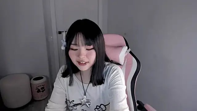 hee_young11 on StripChat