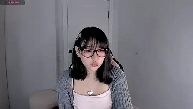 hee_young11 on StripChat