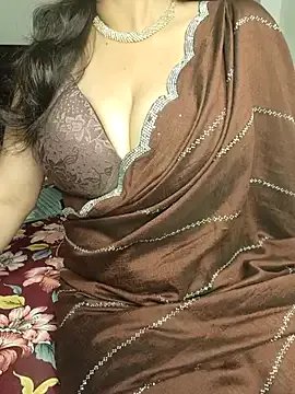 Hey_Jully on StripChat