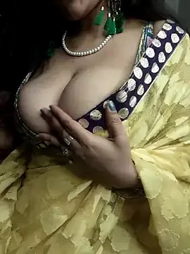 Hey_Jully on StripChat