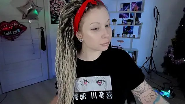 HoneySallyMoore on StripChat