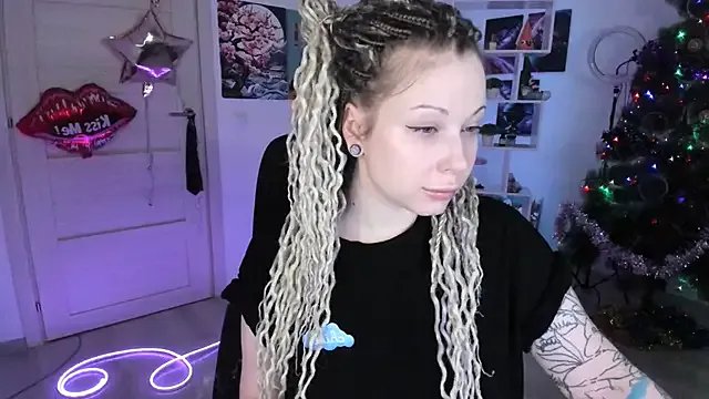 HoneySallyMoore on StripChat