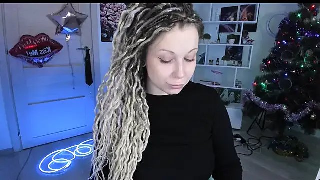 HoneySallyMoore on StripChat