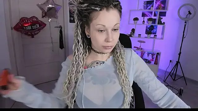 HoneySallyMoore on StripChat