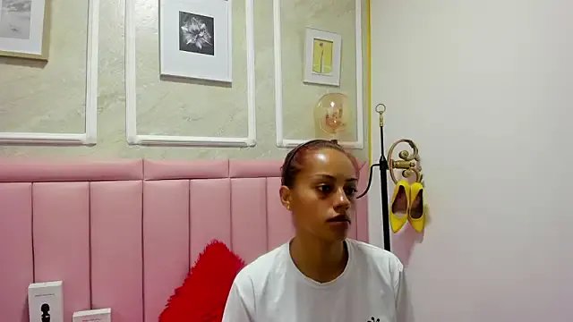 HoollyHendrix on StripChat