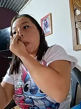 hot-mom22 on StripChat