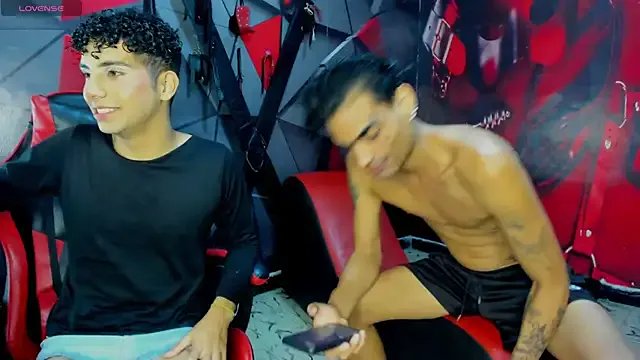 Hot_Boys_Without_Limits on StripChat