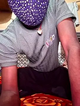 Hot_desi_man12 on StripChat