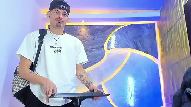 Iam_Steven on StripChat