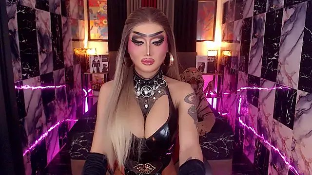 IndestructibleLily on StripChat