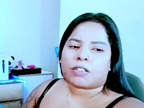 indiantopaz694u on StripChat