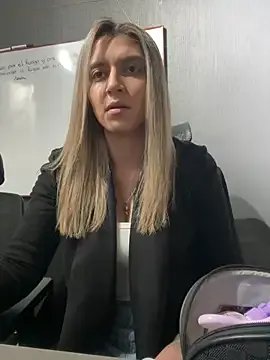 Isabella_Varella on StripChat