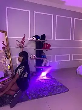 IsabellaDarrell_ts on StripChat