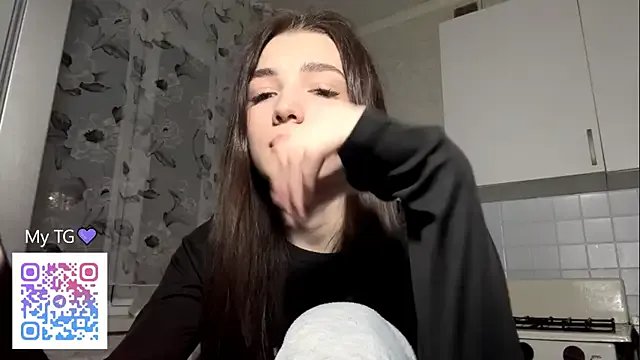 IsabellaWave on StripChat