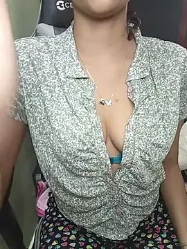 Isha_Sax on StripChat