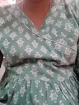 isha_sharma2002 on StripChat