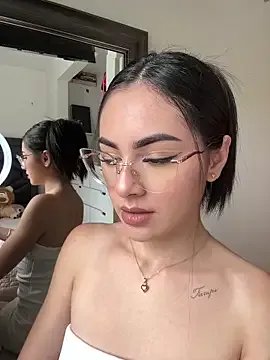 IslaCole on StripChat