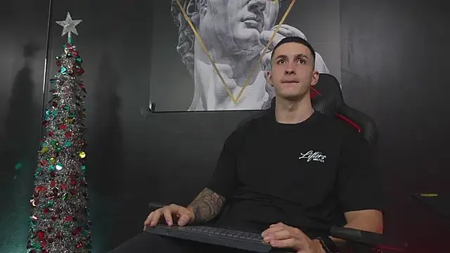 JacksonOlsenn on StripChat