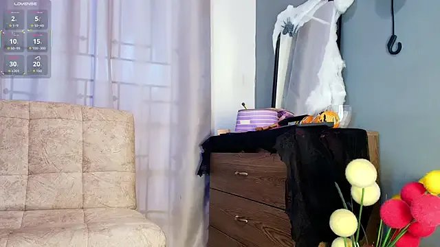 jade_brunnette on StripChat