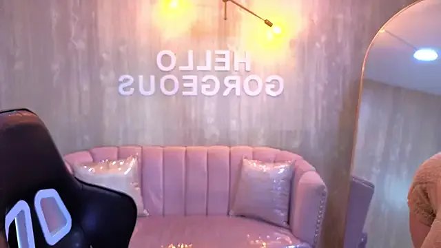 Jade_Jones_a on StripChat