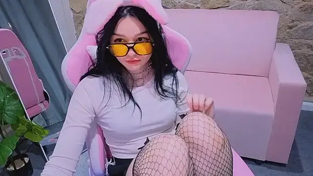 JadeCharm — eye contakt + vbj fingers