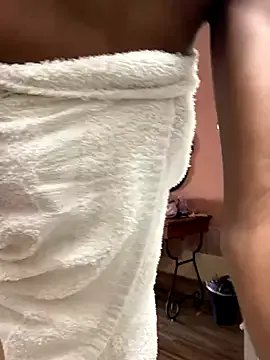 Jasmine_FullsShine on StripChat