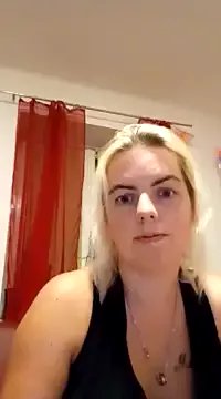 Jassiundich2 on StripChat