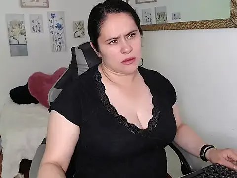 jenny__666 on StripChat