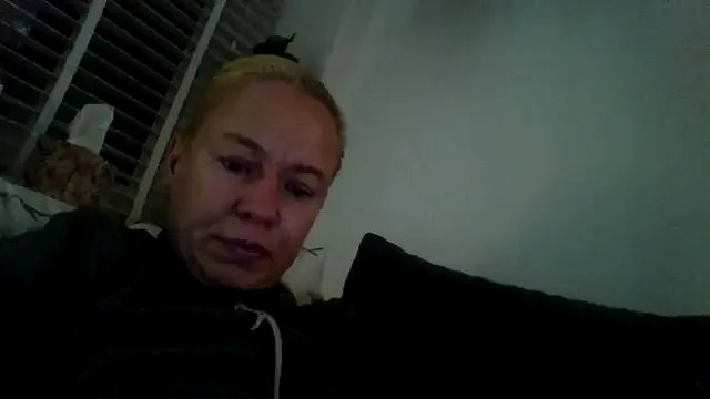 jennyblondeuk — strip and pussy and anal toy show