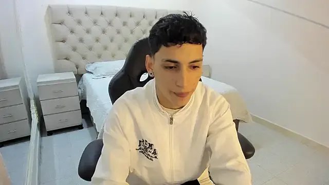 JhoanLeandro on StripChat