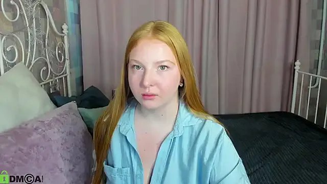Jinny_Ginger — suck finger close to the cam